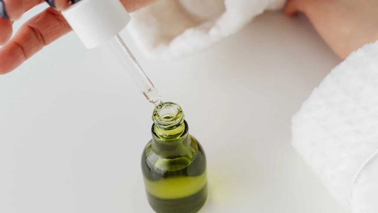 Hyaluronic Acid Serums: Molecular Weight Blends and Skin Feel