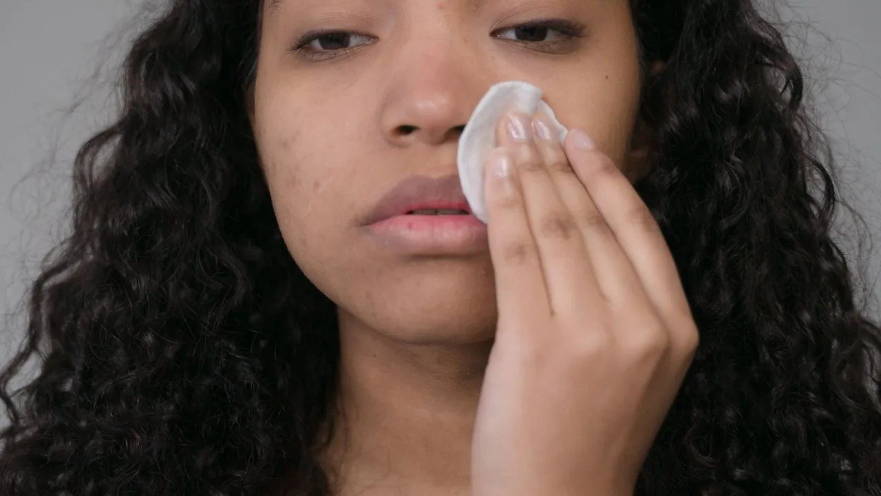 Gel and Cream Cleansers: Matching Base Type to Positioning