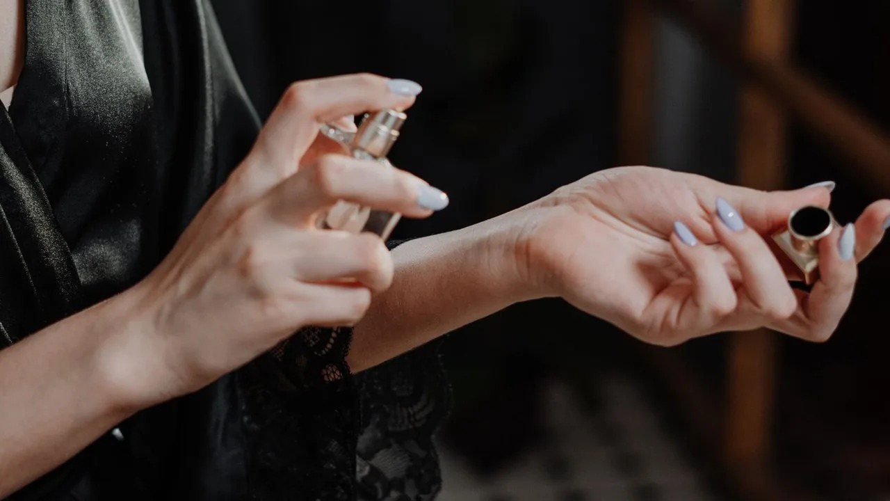 Fragrance Oil Sourcing: Natural, Synthetic and Blended Origins
