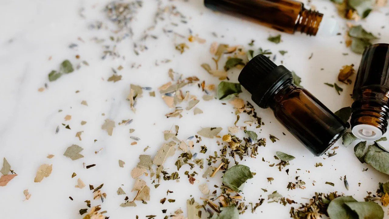 Body Care Fragrance: Matching Scent Strength to Rinse-Off vs Leave-On