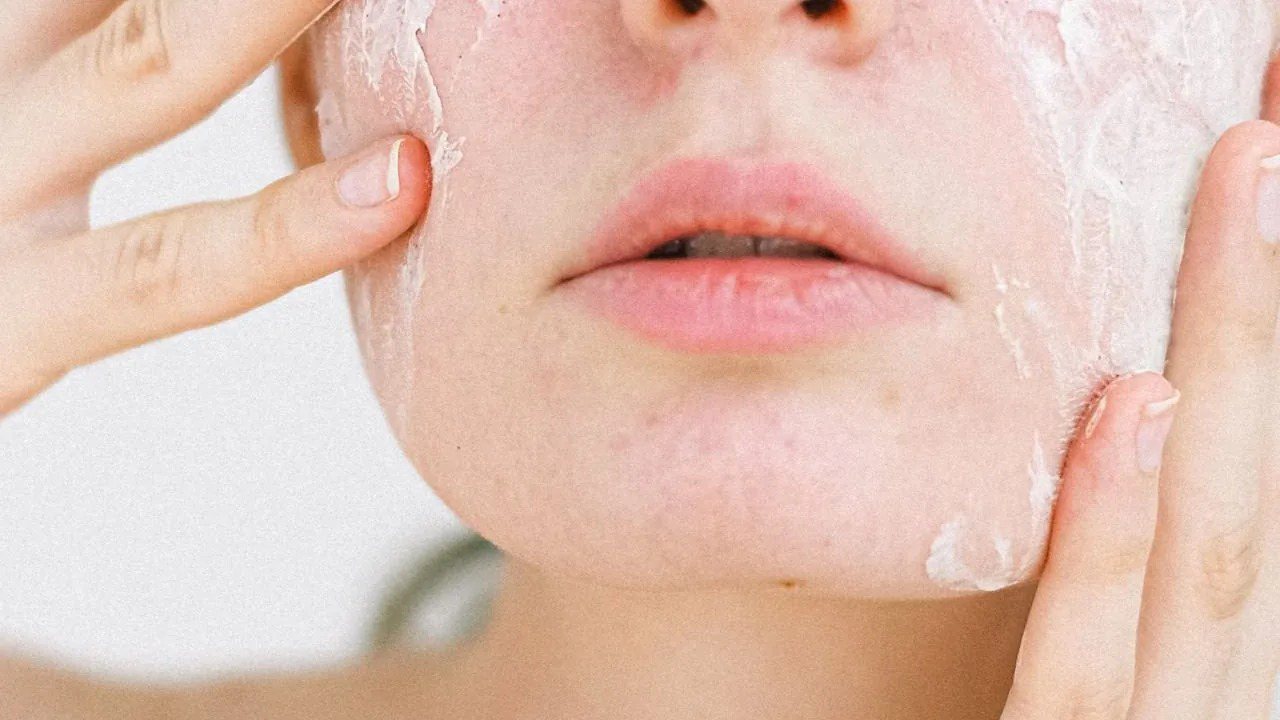 Face Cream OEM: Custom Moisturizer Formulation for Private Label Brands